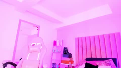 Sussan Nicole  online show from October 8, 12:33 pm