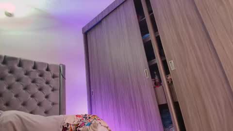 Andrea online show from November 3, 7:59 pm