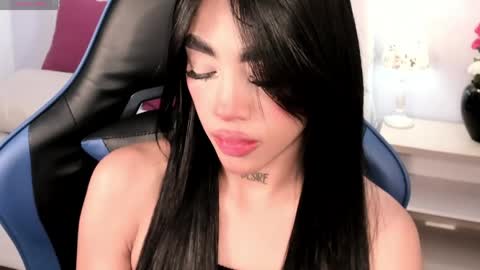 Sussie Tompsom online show from April 19, 6:10 pm