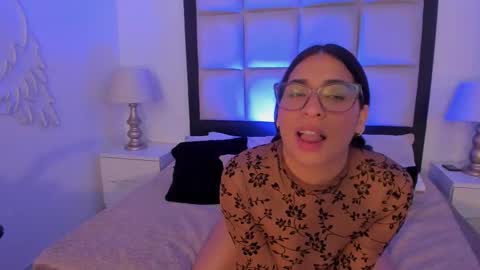 sussyfoxx_ online show from February 7, 1:14 pm
