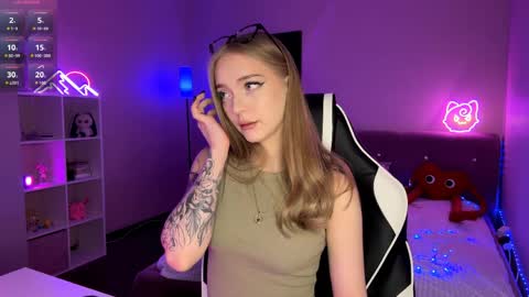 Jessica online show from March 25, 1:51 pm