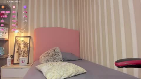 S U Z E T  online show from November 14, 8:22 pm