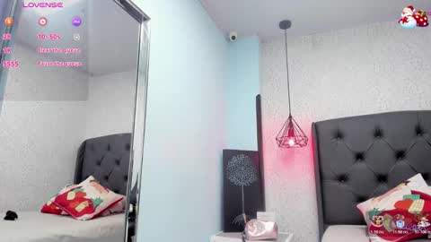 S U Z E T  online show from December 17, 7:53 pm