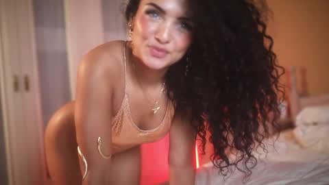 suzysuza online show from September 24, 3:30 pm