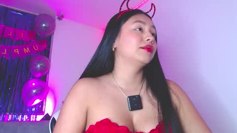 Snapshot of sweeet_amy chatting on October 8, 9:21 pm Amy  IG sweeet amy0 online show from October 8, 9:21 pm