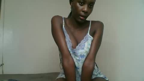 Petite Queen online show from February 13, 8:24 pm