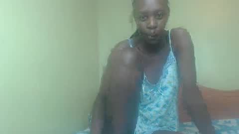 Petite Queen online show from January 26, 7:42 am