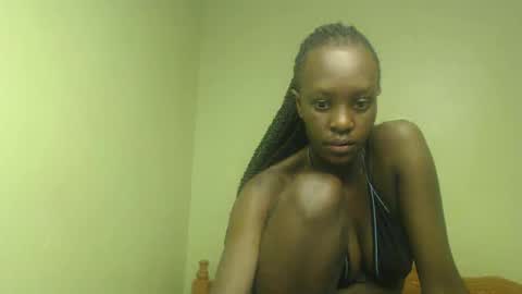 Petite Queen online show from January 28, 4:50 am
