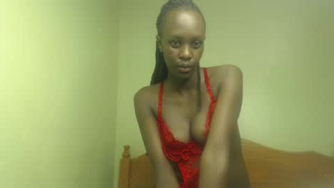 Petite Queen online show from January 28, 4:30 pm