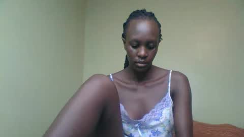Petite Queen online show from January 27, 4:22 pm