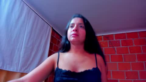 sweet and hot alaia online show from October 19, 5:45 am