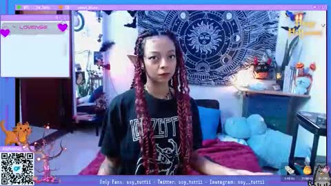 Snapshot of sweet_bluee chatting on October 12, 3:59 pm Tutti  online show from October 12, 3:59 pm