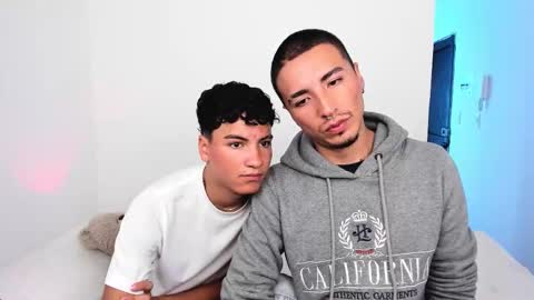 Snapshot of sweet_boys_xx chatting on October 25, 6:30 pm CristianBrayan PVT OPEN online show from October 25, 6:30 pm