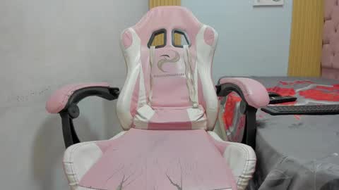 edye online show from December 18, 3:29 pm