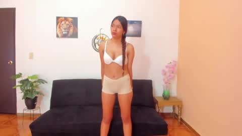 Emely online show from May 4, 1:39 pm