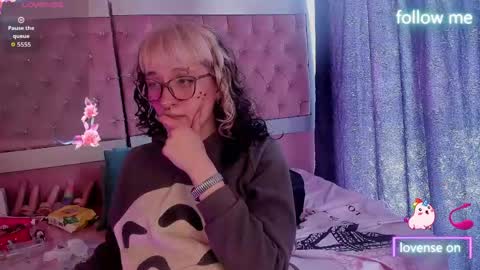  emmili  online show from May 14, 4:16 pm