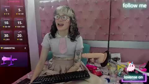  emmili  online show from November 20, 2:03 pm