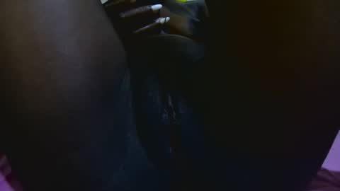 Queen Winnie online show from November 15, 10:28 am