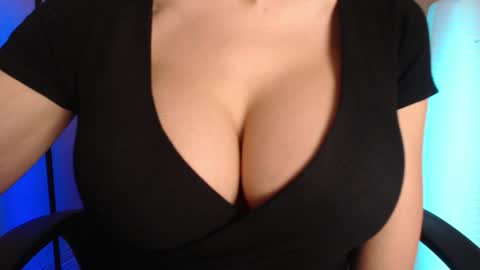 Jen online show from December 4, 2:05 pm