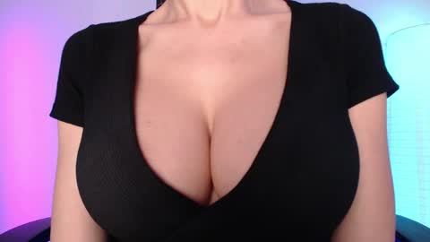 Jen online show from April 3, 3:19 pm