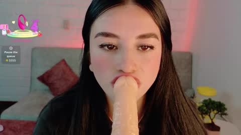 Sweet  Mia online show from November 5, 10:23 pm