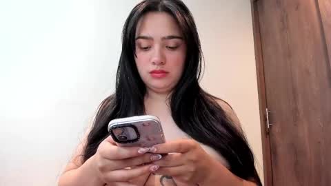 Mia Johns online show from May 29, 5:05 am