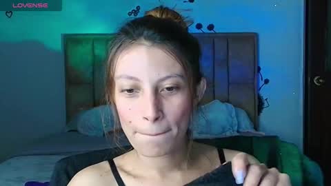 sweet_moon_v_ online show from January 14, 11:24 pm