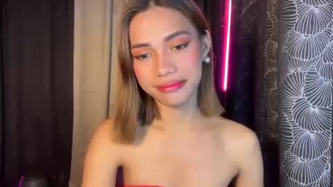 sweet_nikki03 online show from December 3, 6:08 pm