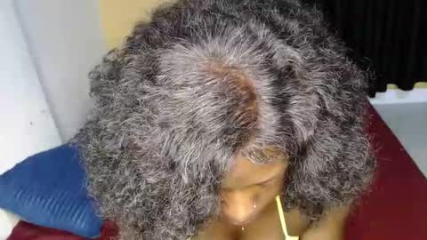 ellanah Tracie online show from November 30, 1:45 am