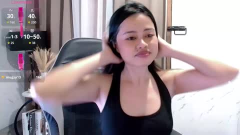 Snapshot of sweet_sirenxx chatting on October 2, 11:58 pm Leah online show from October 2, 11:58 pm