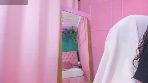 Yeileen online show from March 25, 9:54 pm