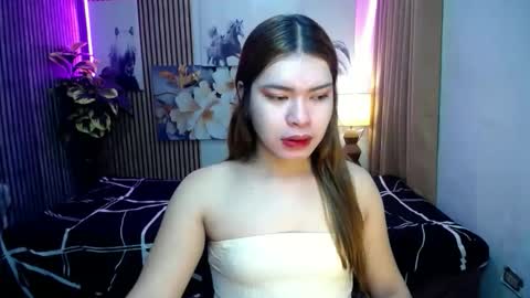 sweet_trexie online show from December 14, 2:18 am