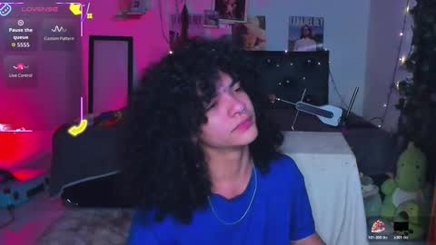 Steven independent model online show from January 31, 7:11 pm