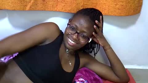 sweet_zarah online show from March 25, 11:17 am