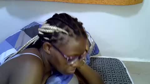 sweet_zarah online show from February 17, 8:02 am