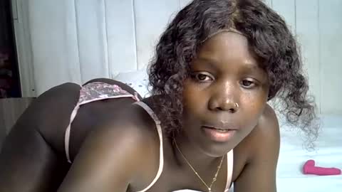 sweetrhennoh online show from July 9, 6:28 am
