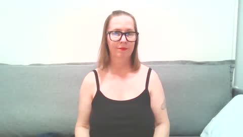 sweetandnaughty123 online show from March 16, 3:31 am