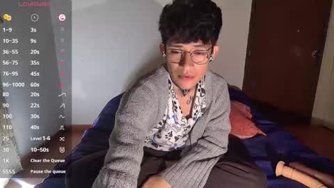 Snapshot of sweetc4meron chatting on October 31, 8:37 am Cameron Alejandro online show from October 31, 8:37 am