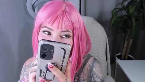       Independent model online show from December 15, 4:19 am