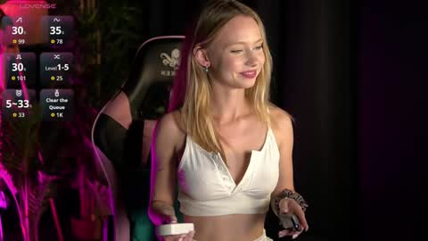 Lina online show from May 4, 4:46 pm