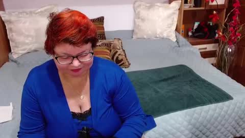 sweetestmilf4you online show from January 7, 12:31 pm