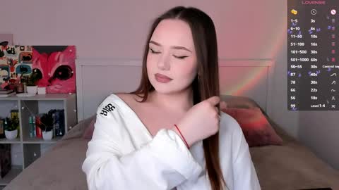 Hannah online show from April 4, 2:57 pm