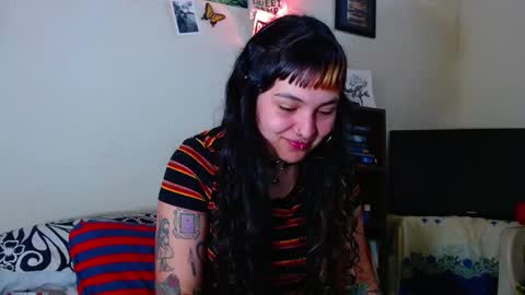 Snapshot of sweetie_maryy chatting on February 25, 5:40 pm Maria  my insta sweetie maryy   online show from February 25, 5:40 pm