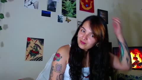 Snapshot of sweetie_maryy chatting on February 1, 3:41 am Maria  my insta sweetie maryy   online show from February 1, 3:41 am