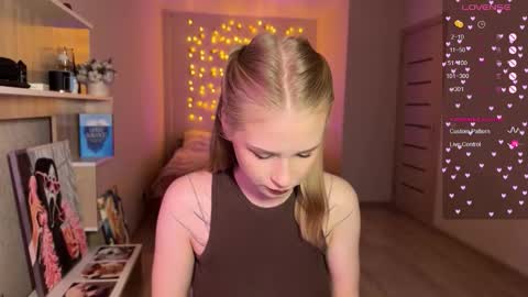 sweetie Lisa3 online show from December 20, 11:06 am