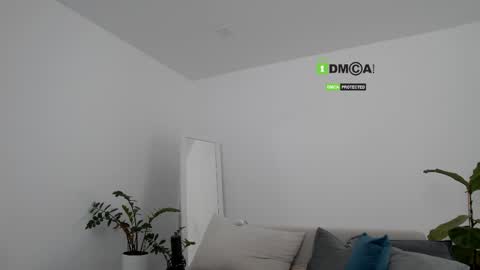 SweetKira1 online show from April 21, 8:21 am