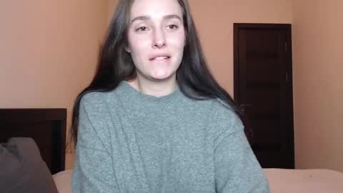 Mia online show from April 14, 6:11 pm