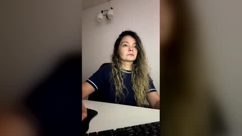 Monic online show from April 9, 4:12 pm