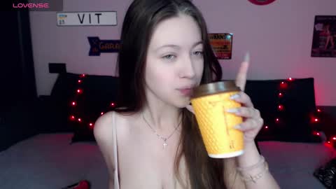 sweetmuffin88 online show from December 18, 9:37 am