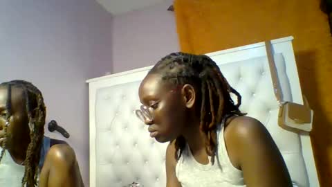 Novah girlie online show from June 7, 5:40 pm
